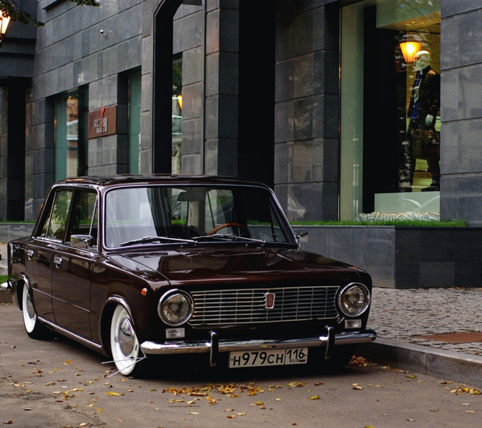 There is a brown car parked on the side of the street (auto, hd wallpaper, retro car)