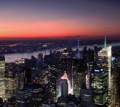 Deslumbrante paisagem noturna da cidade de Nova York iluminada por luzes vibrantes