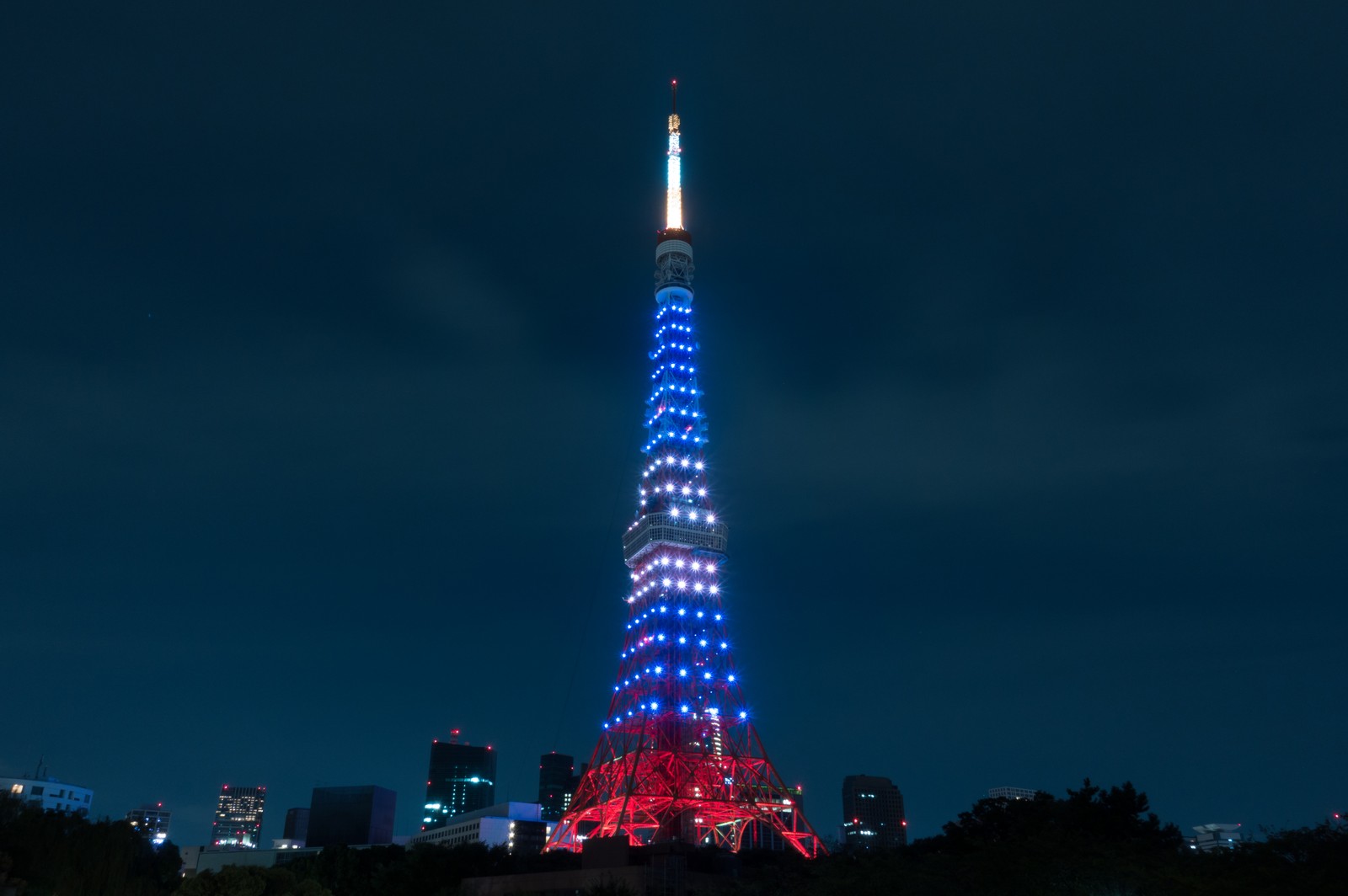 Скачать обои токийская башня, tokyo tower, башня, достопримечательность, ночь