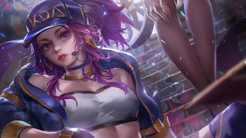 Женщина с фиолетовыми волосами и шляпой держит нож (kda, акали, akali, league of legends, lol)