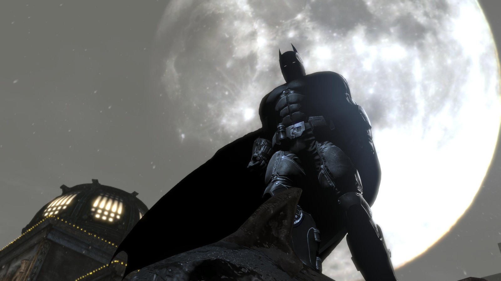 Batman dans la ville la nuit avec la pleine lune en arrière-plan (batman arkham origins, batman arkham city, batman arkham asylum, batman, batman arkham knight)