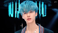 Jaemin von NCT Dream mit blauen Haaren im Ridin'-Konzept