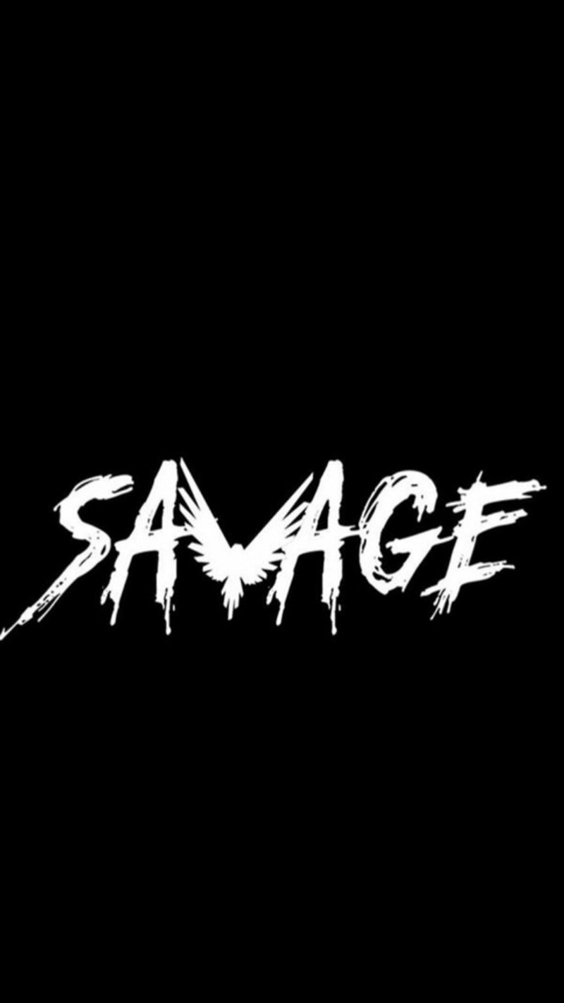 Черно-белая фотография слова 'savage' на черном фоне (логан пол, суровый)