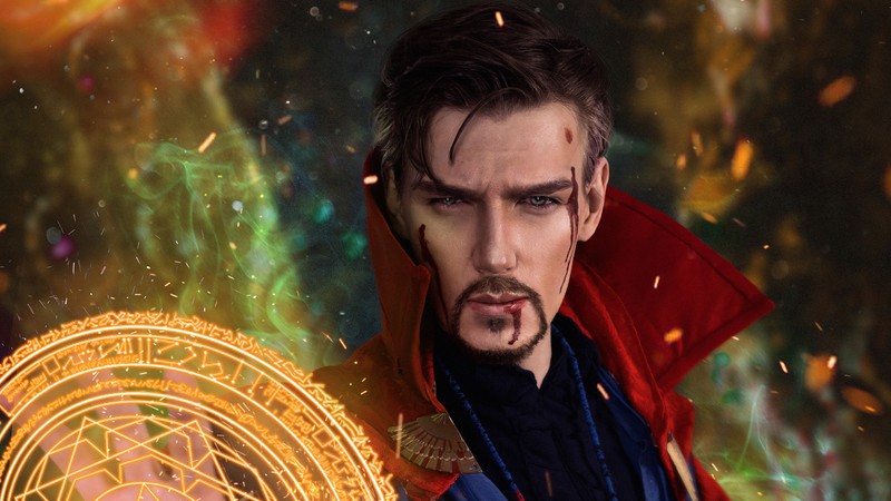 Мужчина в красном пальто держит золотую монету (доктор стрэндж, doctor strange, spider man, искусство, marvel comics)