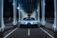 Bugatti Chiron Profilee sous le pont étoilé