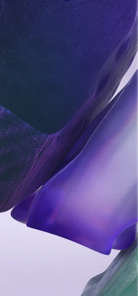 Samsung Galaxy Note 20 vibrant avec des textures en soie et en satin élégantes dans des teintes bleu électrique et violet