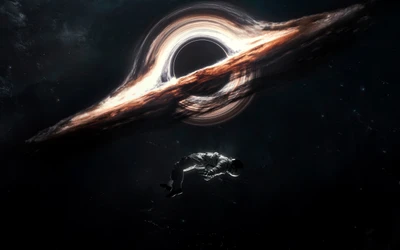 Un astronauta se acerca al agujero negro Gargantua en el cosmos