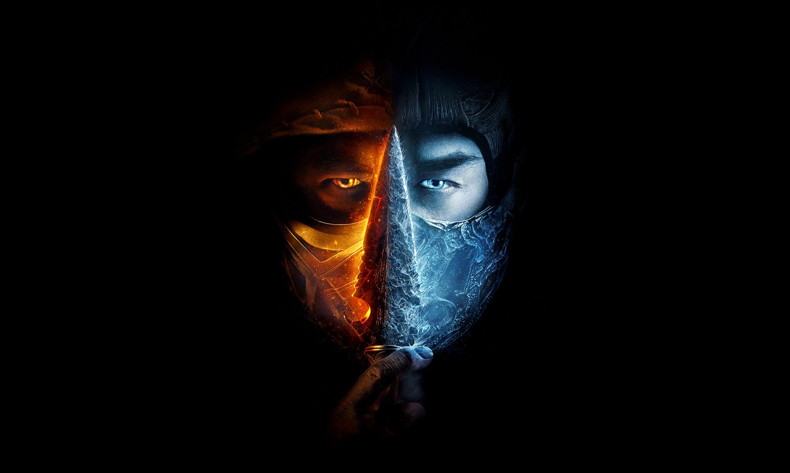 Близкий план человека, держащего нож перед темным фоном (mortal kombat, 8k, фильмы 2021, 2021 movies, скорпион)