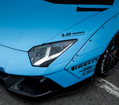 Lamborghini Aventador azul personalizado con kit de carrocería LB Works y neumáticos Pirelli