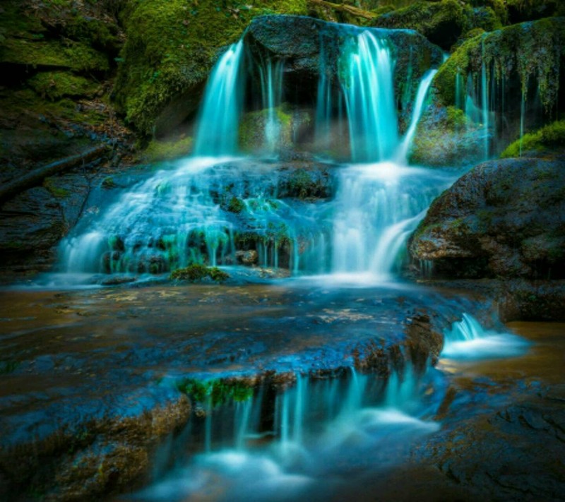 Близкий план водопада с большим количеством воды (природа, water fall)