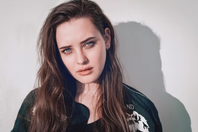 katherine langford, 8k, actriz australiana, fondo blanco, 5k