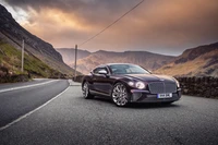 Bentley Continental GT Mulliner: Un voyage luxueux à travers des montagnes pittoresques