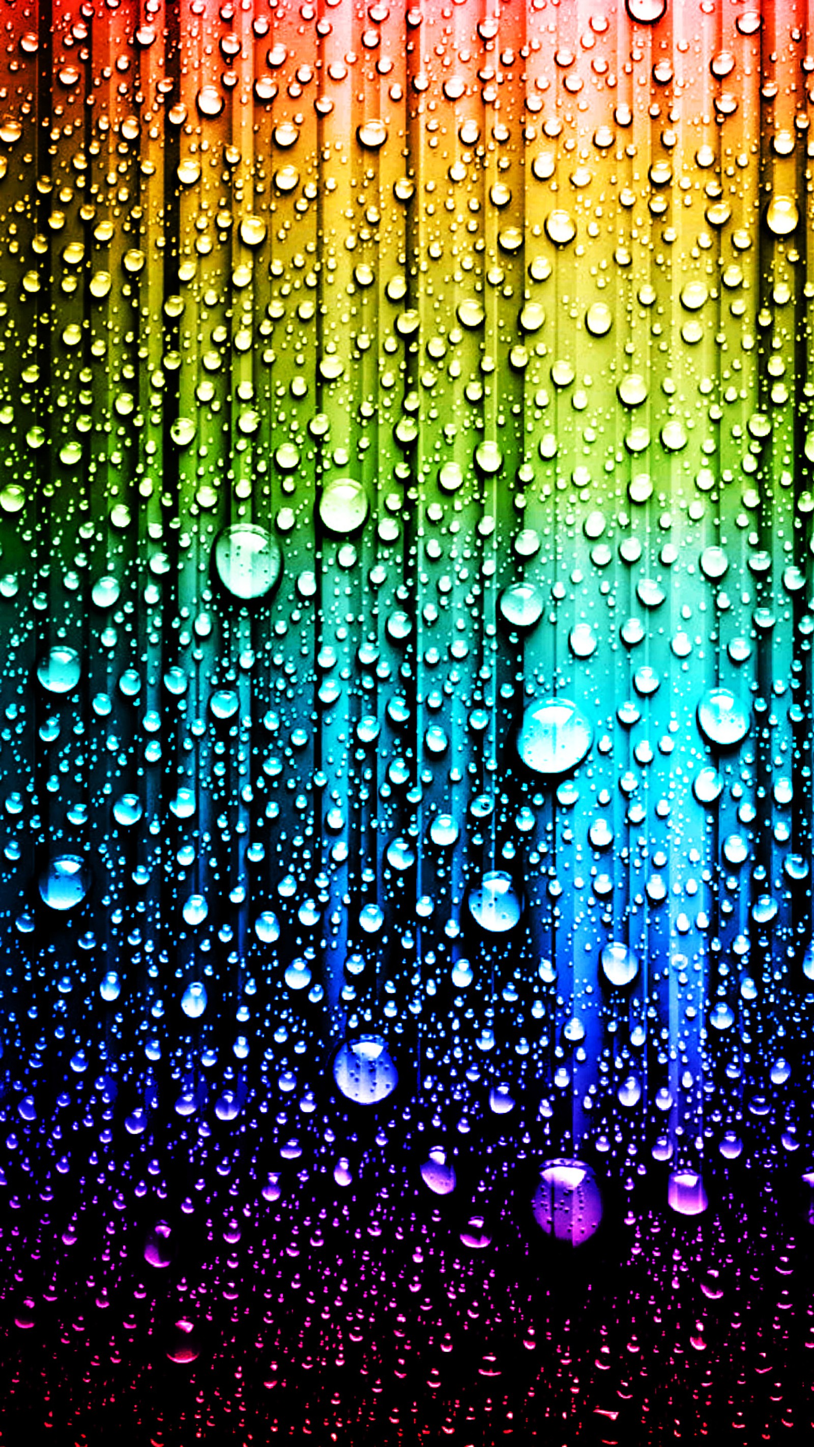 Um close em gotas de chuva coloridas na janela (colorido, hd, natureza, néon, arco íris)