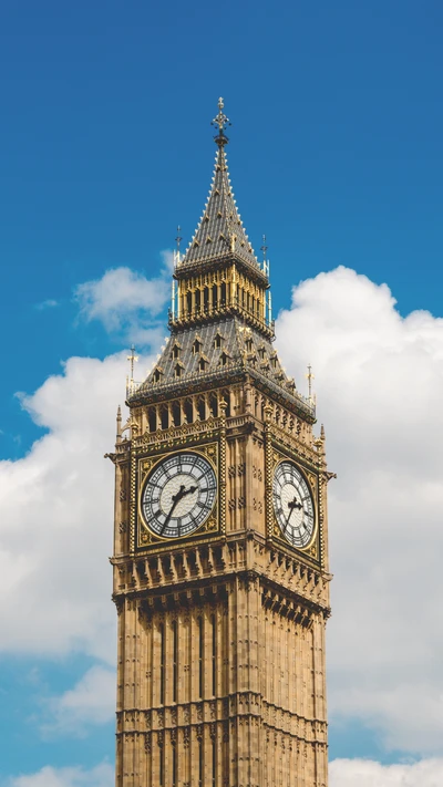 Icônica Torre do Big Ben contra um céu azul claro