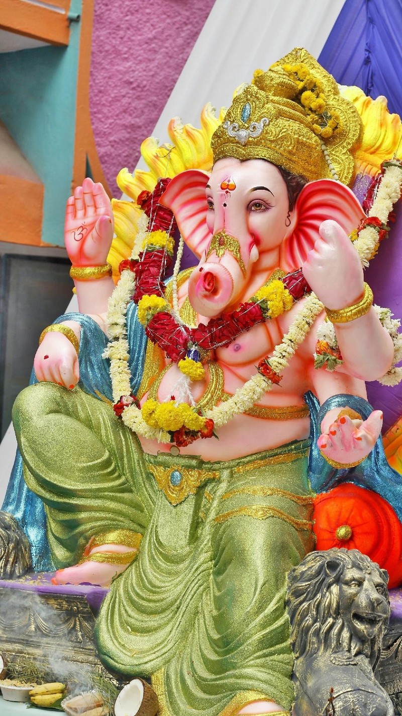 Крупный план статуи ганеши с львом (ганеша, ganesh, ганпати, индия, india)