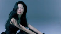 Hong Eunchae: Fesselnde Eleganz in der modernen K-Pop-Mode