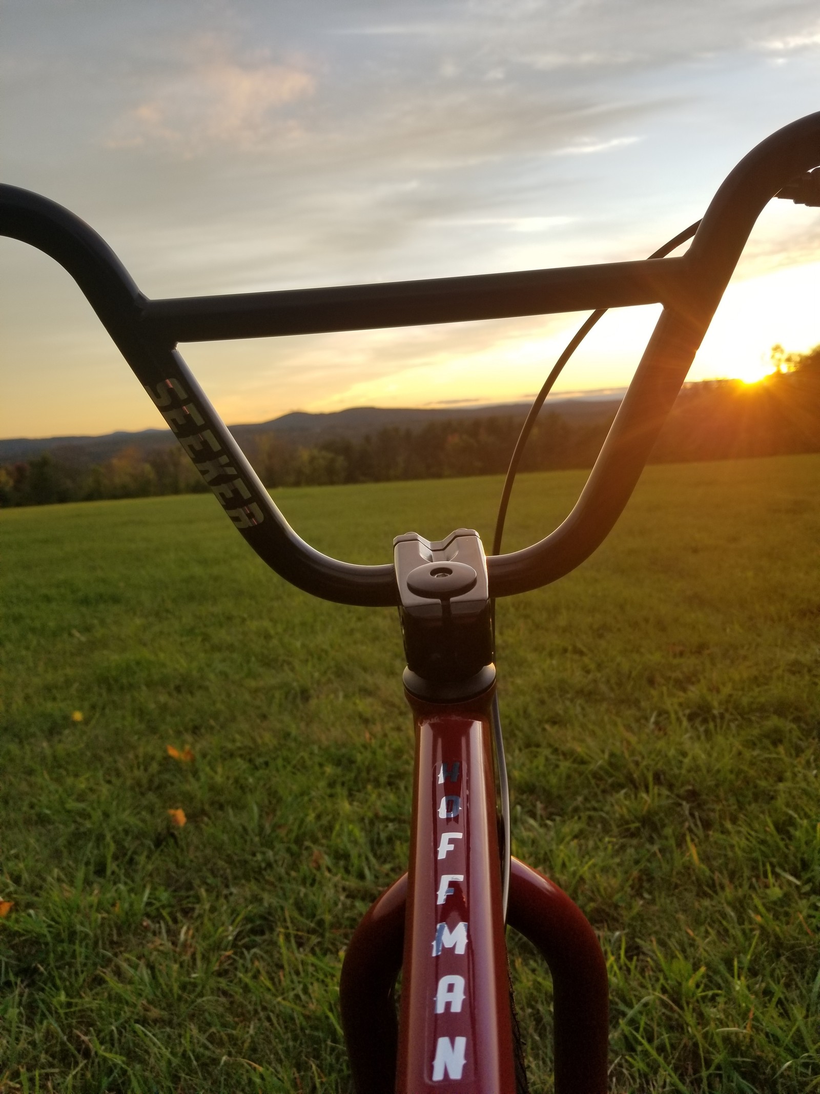 Baixar papel de parede bicicleta, bmx, bycicle, campo, natureza