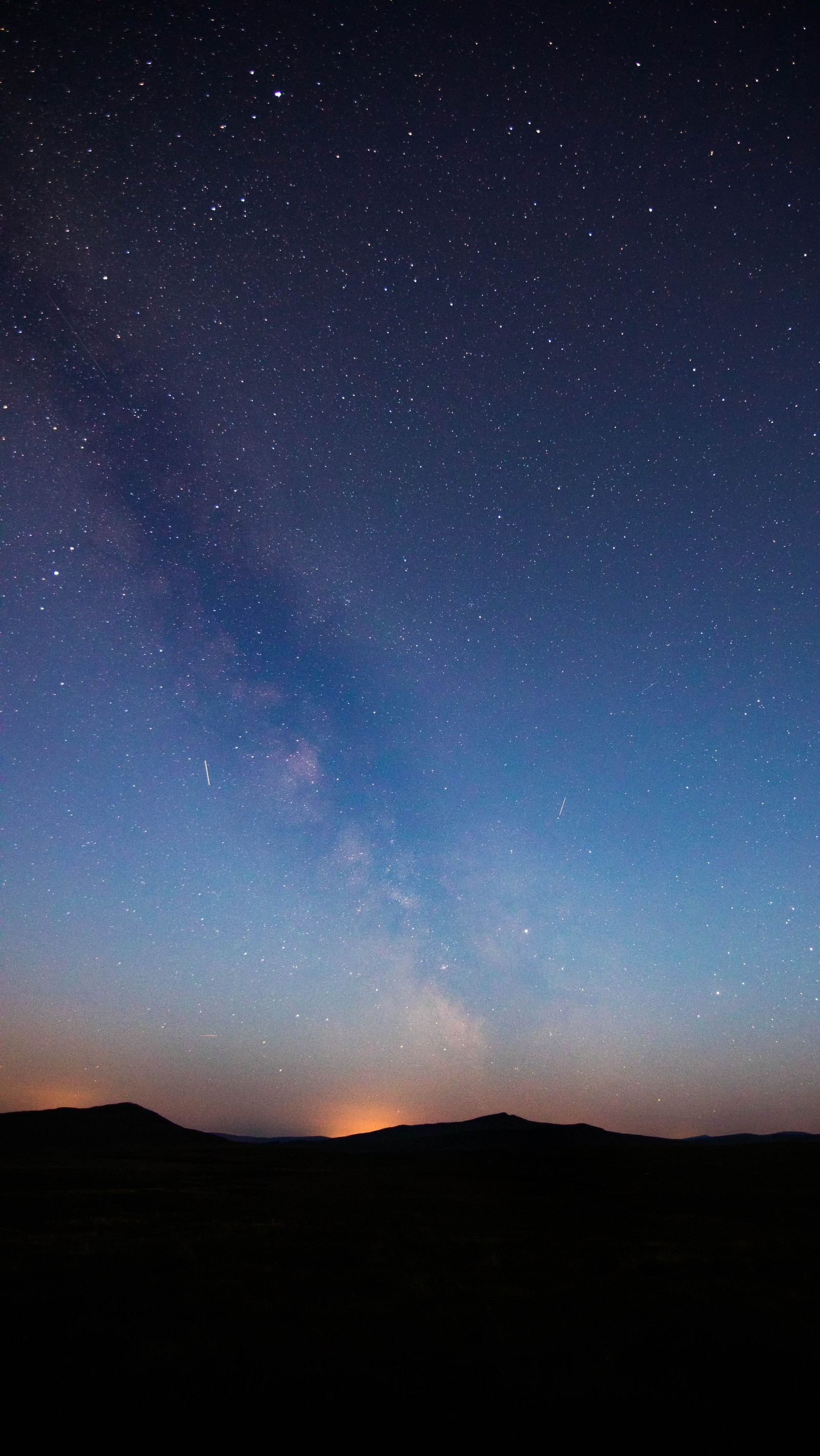 Ciel nocturne avec des étoiles et la voie lactée au loin (beauté naturelle, g6, nuit, s8, ciel)