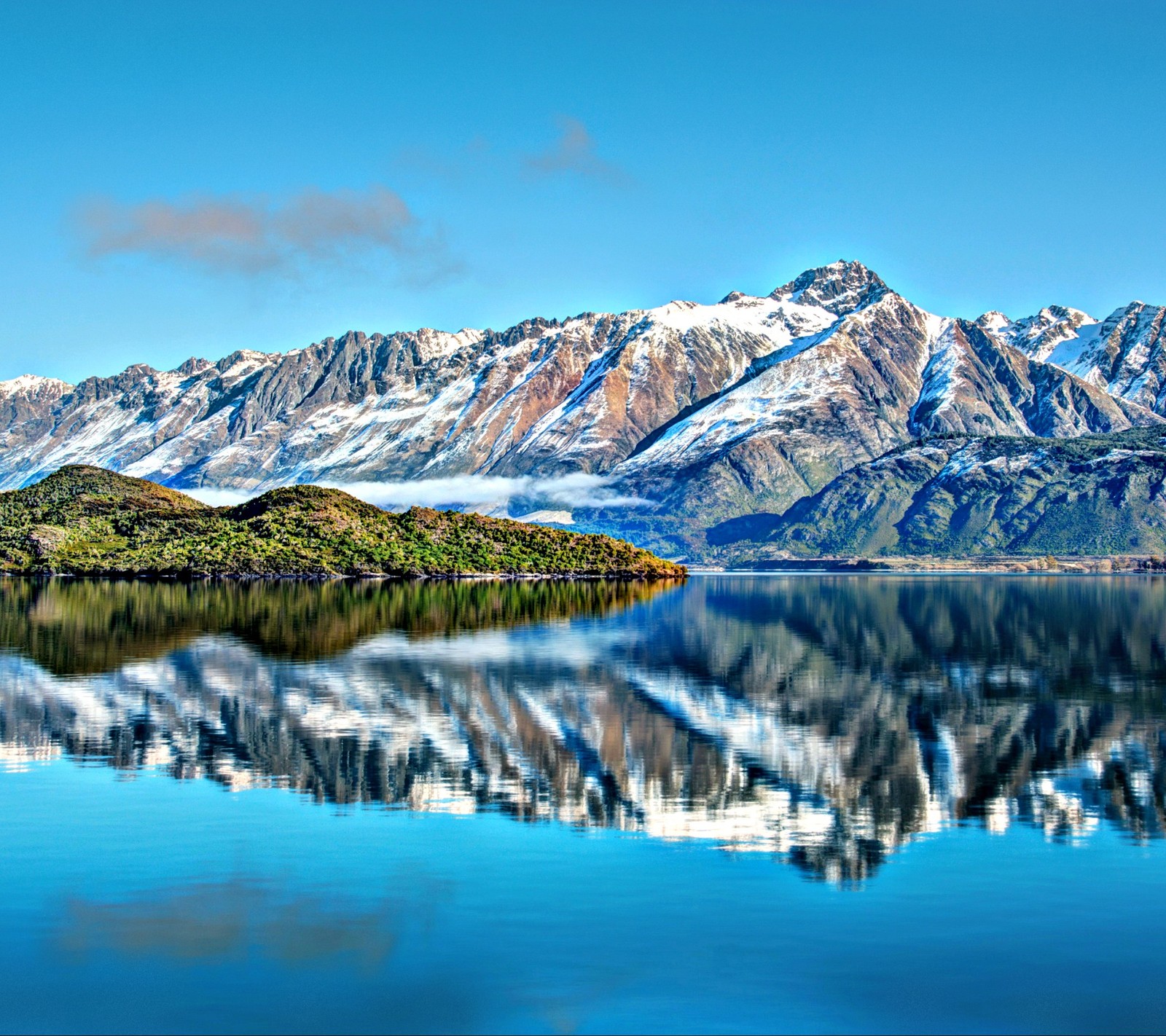 Mountains reflected in a lake with a small island in the middle (4k, day, hd, mountains, natural)