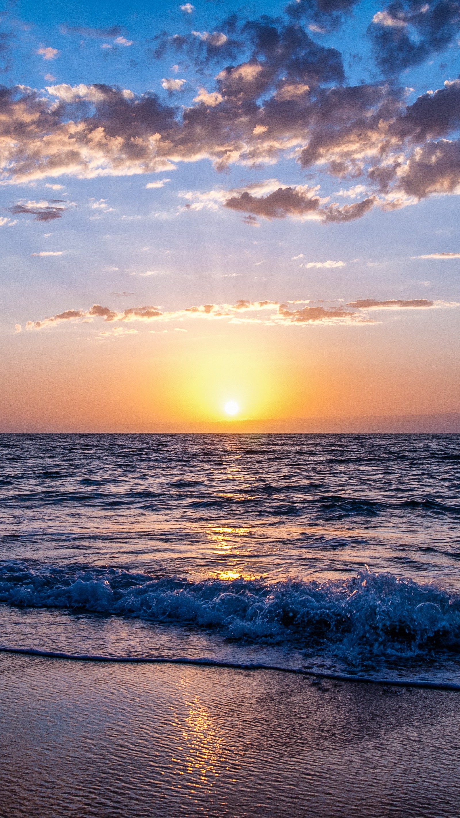 Téléchargez le fond d'écran coucher de soleil sur la plage, plage, coucher de soleil, mer, eau