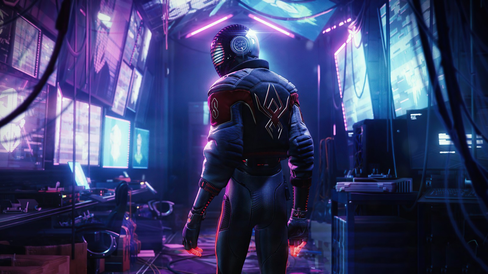 Un homme en costume futuriste se tient dans une pièce avec des lumières néon (marvels spider man miles morales, cyberpunk, néon, playstation 5, jeux 2020)