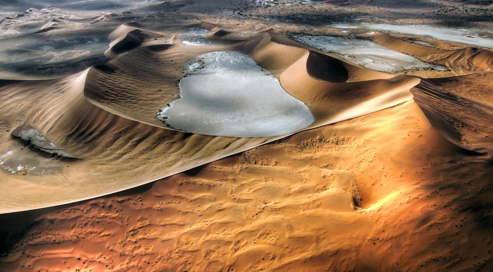 Descargar fondo de pantalla desierto, duna, dune, arena, paisaje