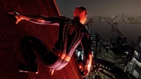 Spider-Man, der über einer Stadtlandschaft in der Nacht sitzt