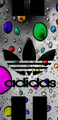 Gotas de chuva coloridas no logotipo da Adidas