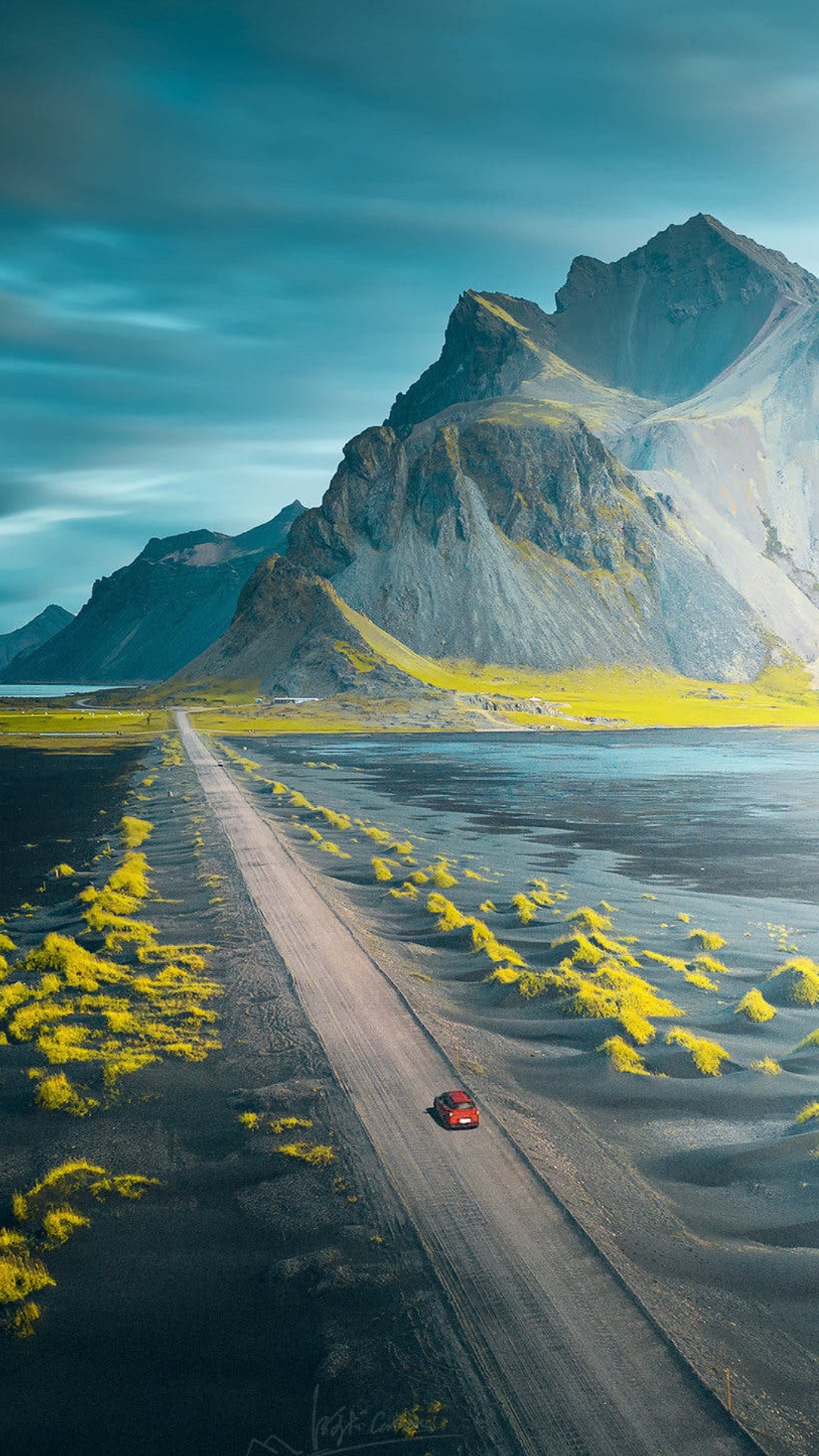 Téléchargez le fond d'écran ciel bleu, voiture, hd, montagne, montagnes