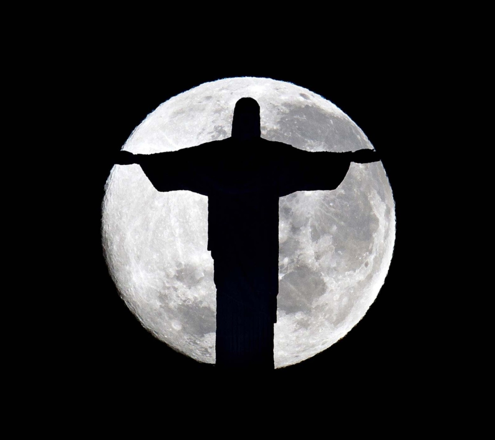 Arabische statue von jesus mit vollmond im hintergrund (abej, beograd, christus, vollmond, liebe)