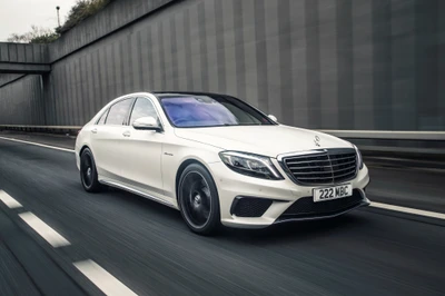 Mercedes-Benz S63 AMG in Bewegung: Luxus trifft auf Leistung