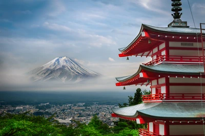 Impresionante vista del Monte Fuji detrás de una pagoda tradicional