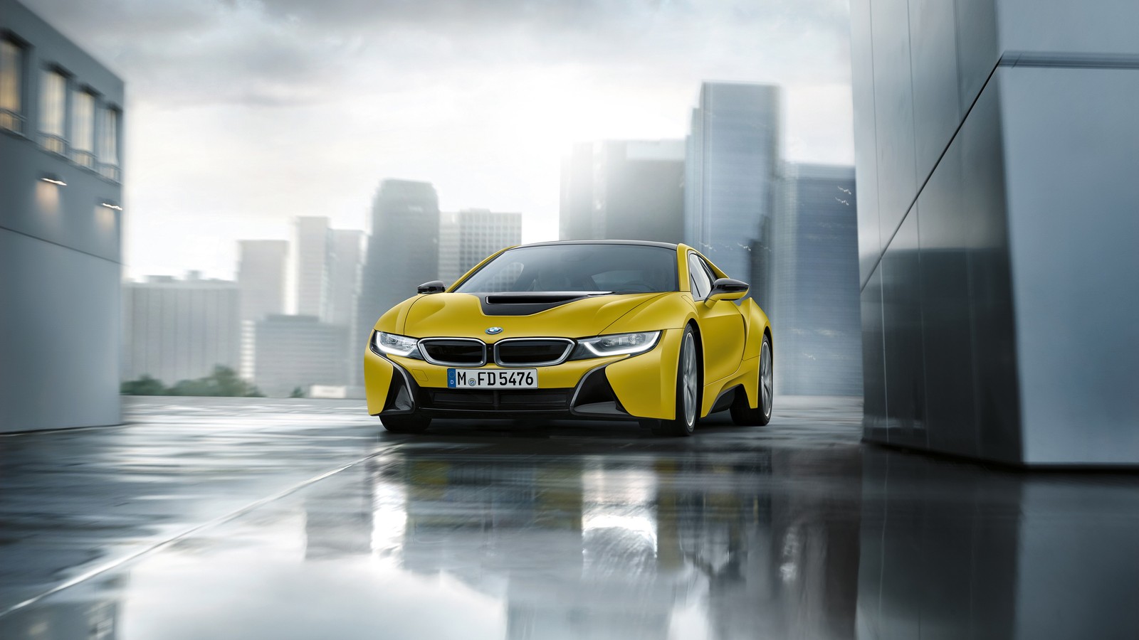 Bmw i8 купе в желтом, едет по городу (машины, bmw, спортивный автомобиль, бмв e46 м3, bmw e46 m3)