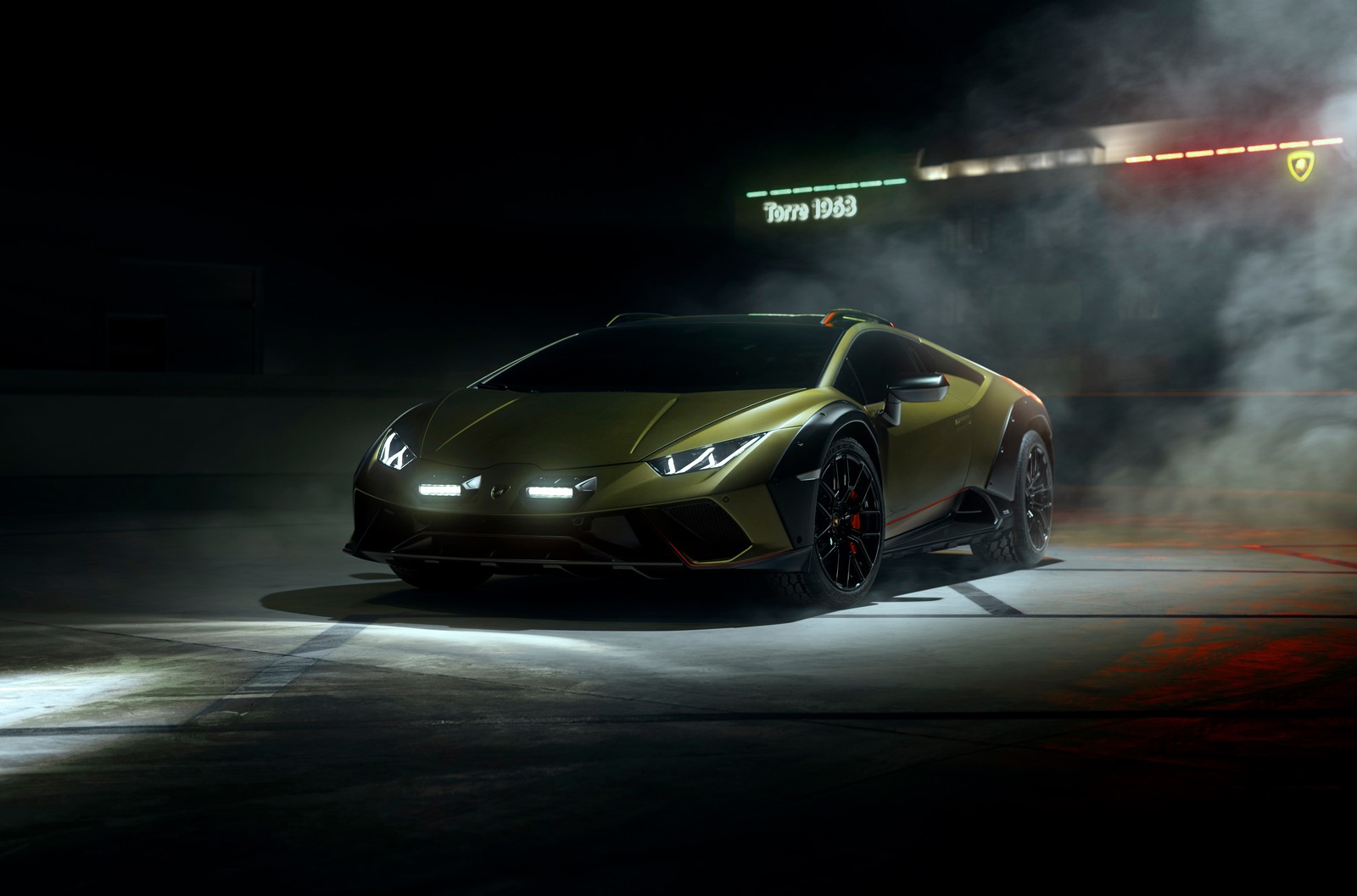 Скачать обои lamborghini huracán sterrato, lamborghini huracan sterrato, темная эстетика, ралли суперкары, супер спортивные автомобили