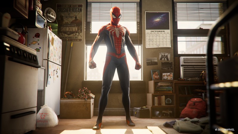 Человек-паук, стоящий на кухне с холодильником и окном (игры инсомниак, insomniac games, супергерой, фигурка персонажа, гидрокостюм)