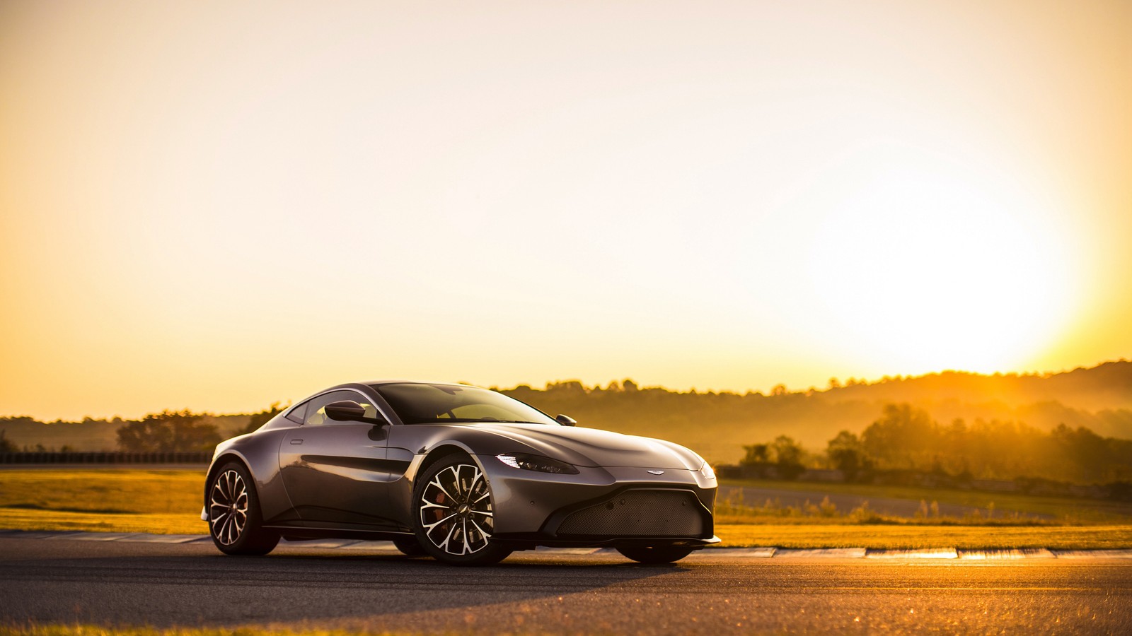 Lade aston martin, großbritannien, england, superauto, vorteil Hintergrund herunter