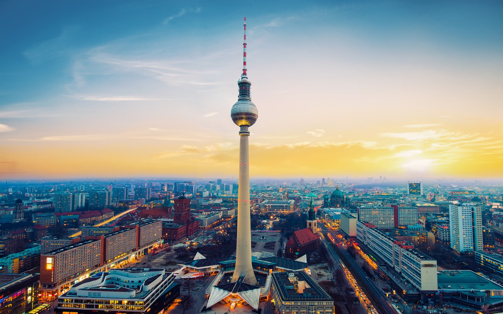 Téléchargez le fond d'écran tour de télévision de berlin, berliner fernsehturm, allemagne, point de repère, coucher de soleil