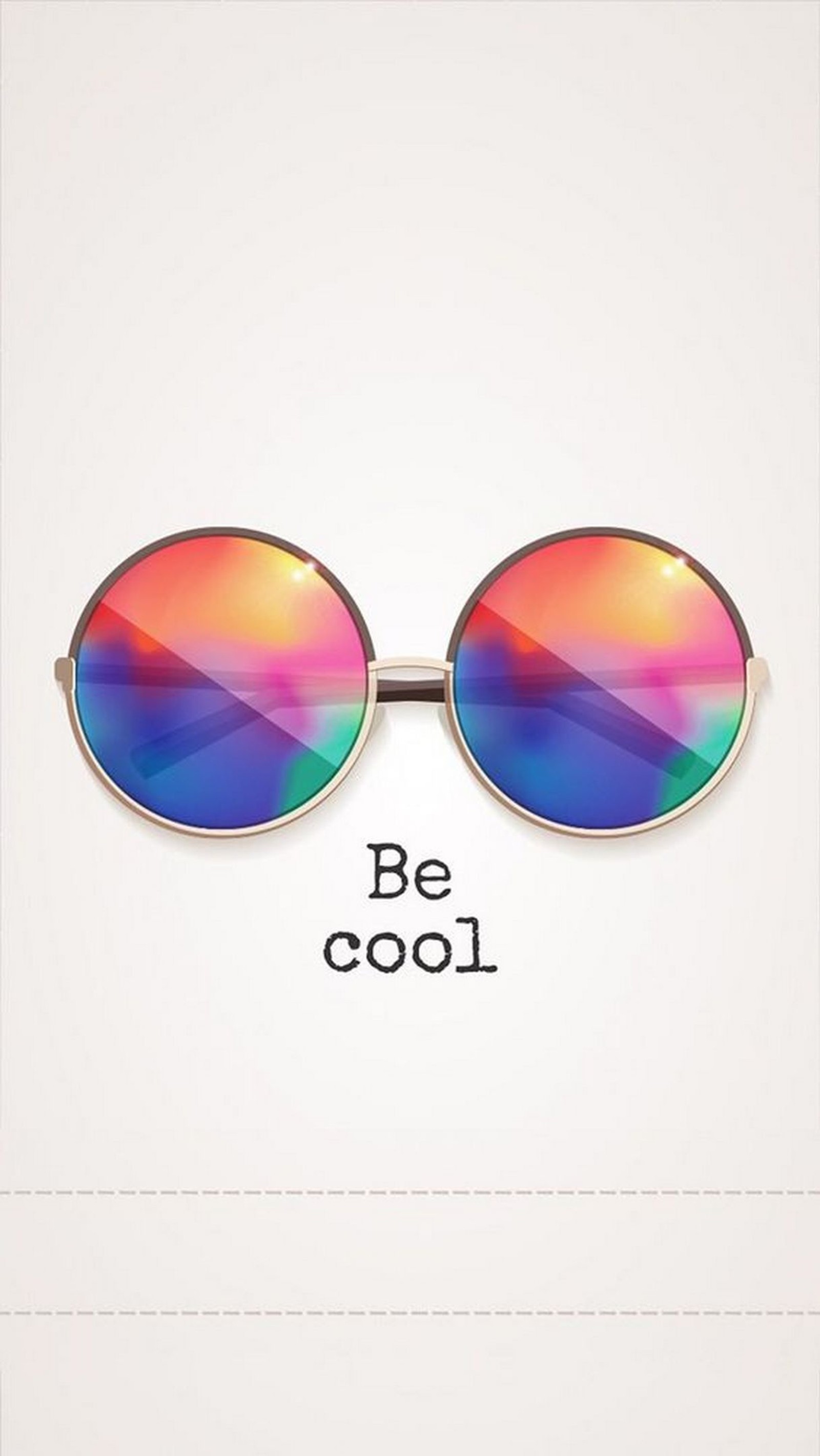 Un gros plan sur une paire de lunettes de soleil avec un message 'sois cool' (couleurs, lunettes)