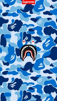 Máscara de tubarão Supreme Bape em fundo camuflado azul