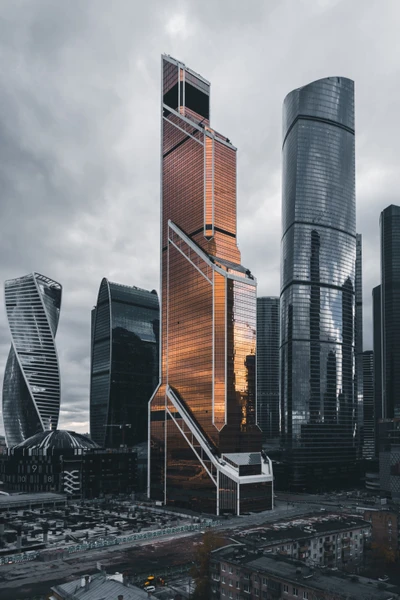 Modern Skyscrapers in a Dynamic Urban Landscape