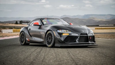 Прототип Toyota GR Supra GT4 на гоночной трассе