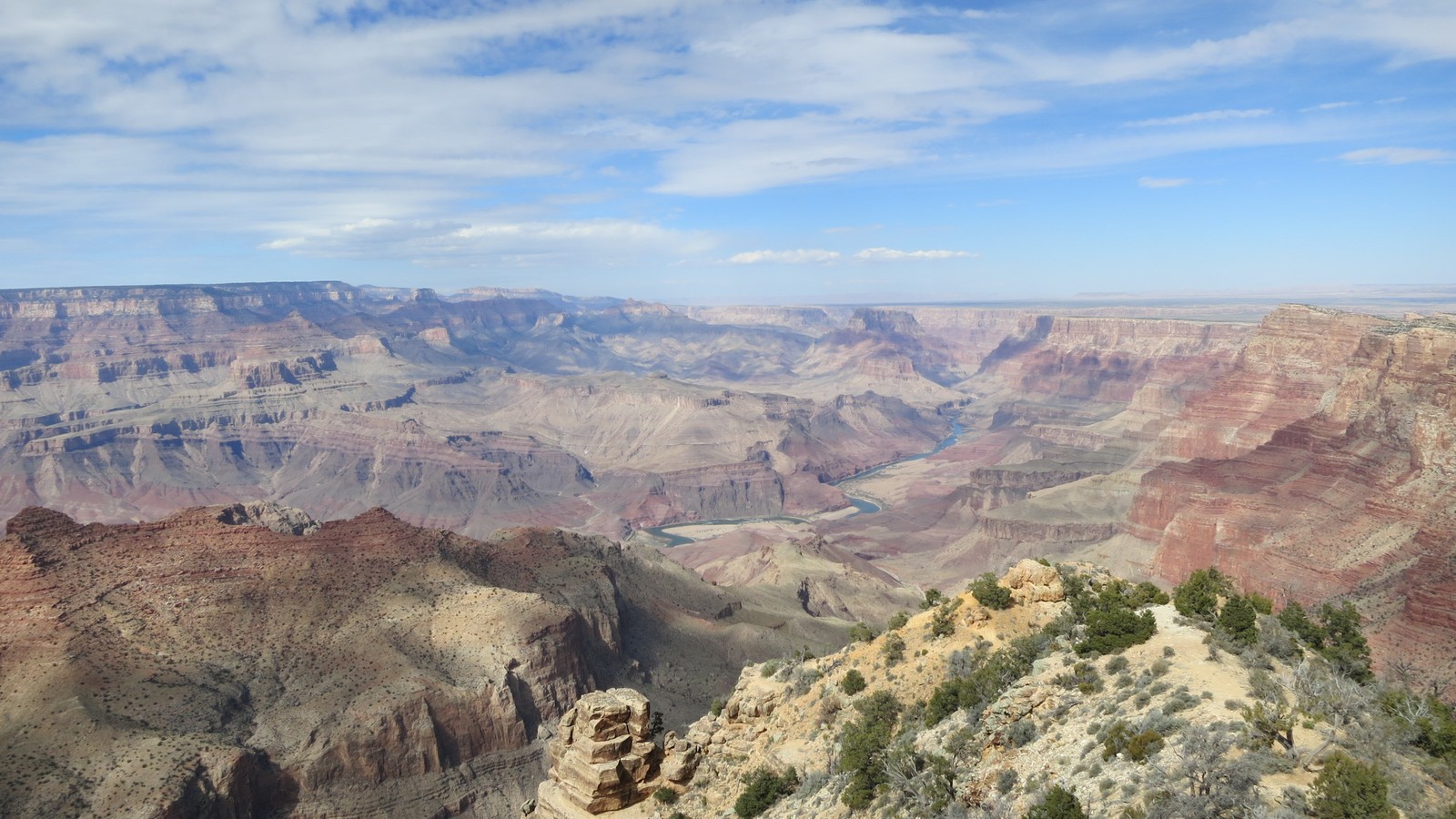 Uma vista de um cânion com um rio passando por ele (parque nacional do grand canyon, grand canyon, parque nacional, cânion, parque)