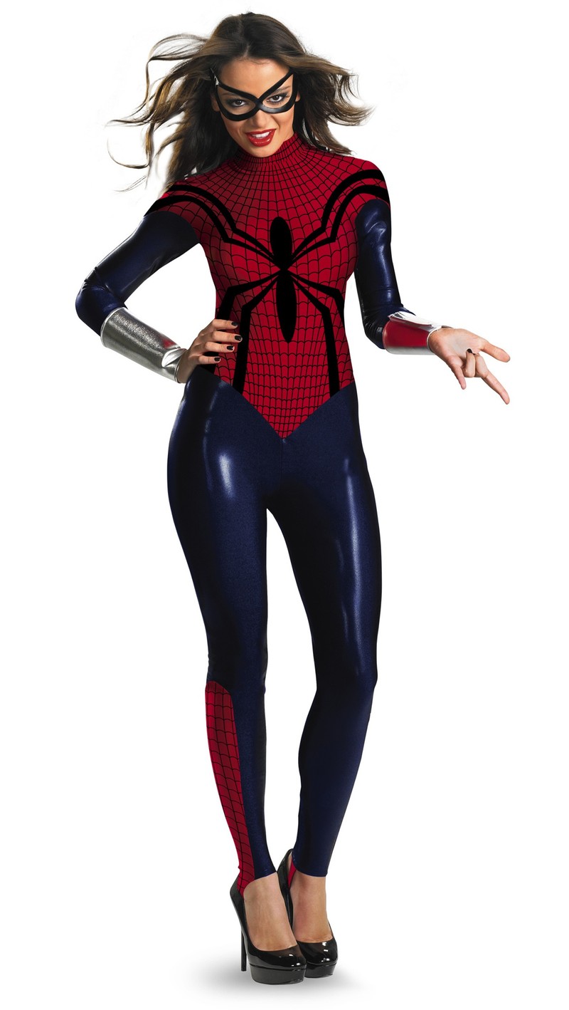 Une femme en costume de spider-man pose pour une photo (cosplay, fille, araignée, spidergirl, spiderman)