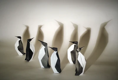 Elegante Origami-Pinguine: Ein Kunst- und Designhandwerk