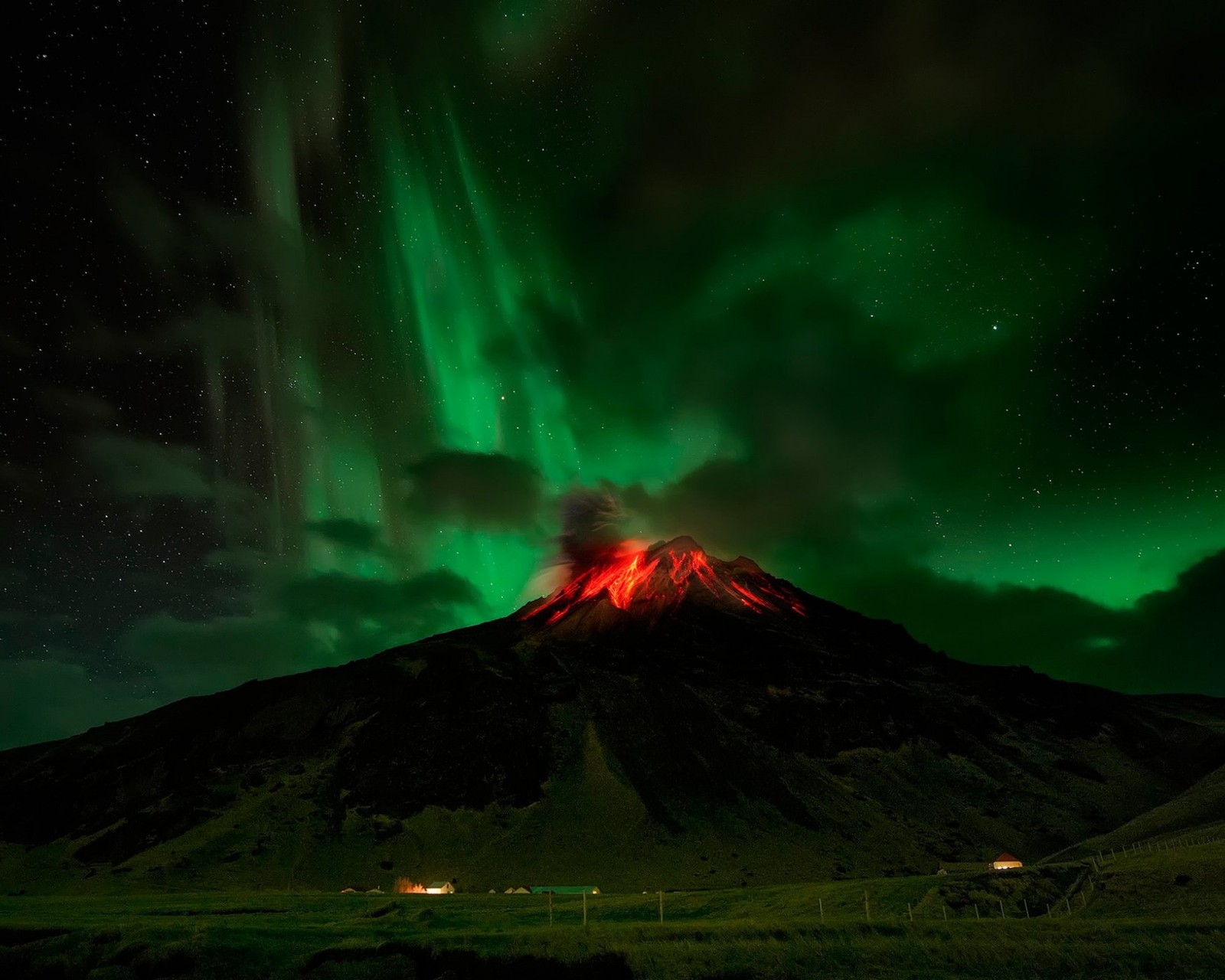 Lade vulkan, aurora, natur, grün, vulkanlandschaft Hintergrund herunter