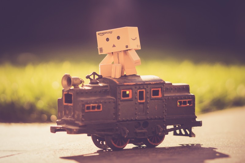 Игрушечный поезд с коробкой сверху (поезд, данбо, danbo, транспорт, пейзаж)