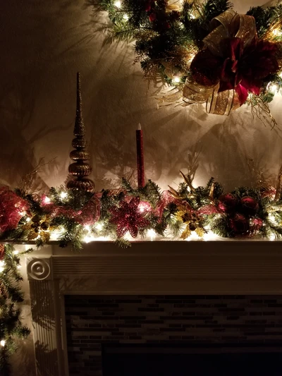 Décor de Noël confortable : Une scène de vacances en famille