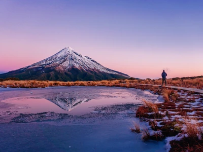 mont taranaki, nouvelle zélande, new zealand, couvert de neige, lac gelé