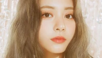 Chou Tzuyu: Retrato cautivador de la estrella de TWICE