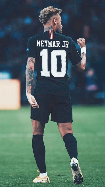 Neymar Jr. celebra com a camisa do PSG número 10